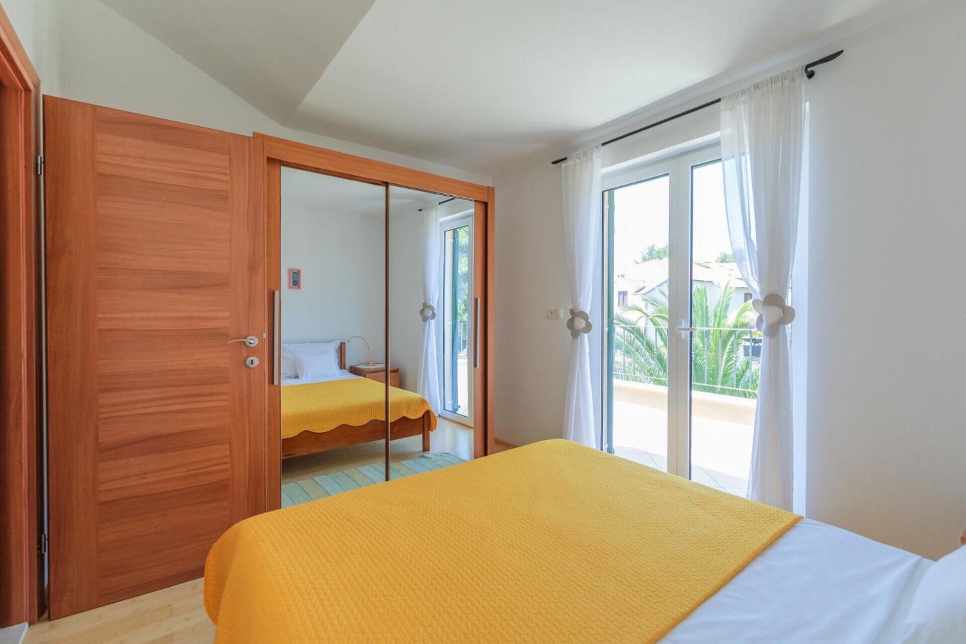 Apartments Seric Vrboska Exterior foto